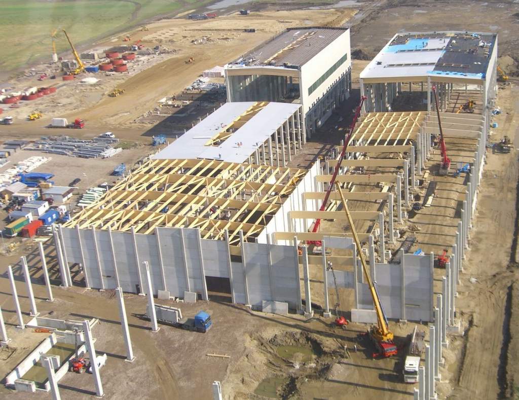 5 országban több mint 8 gyárat épít a KÉSZ Csoport-111 olimpiai úszómedence méretű területen építenek gyárakat Közép-Kelet-Európában