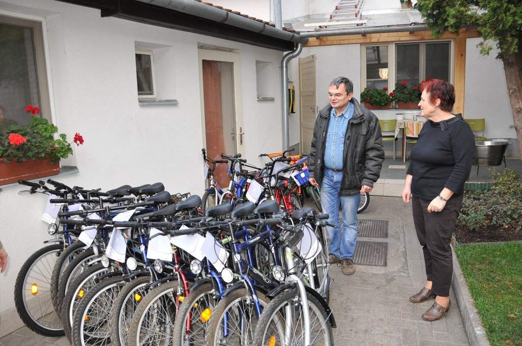 10 kerékpárt kapott a dunavecsei diákotthon