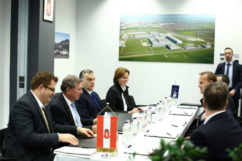 Orbán Viktor miniszterelnök látogatást tett a kecskeméti Mercedes-Benz Gyárban