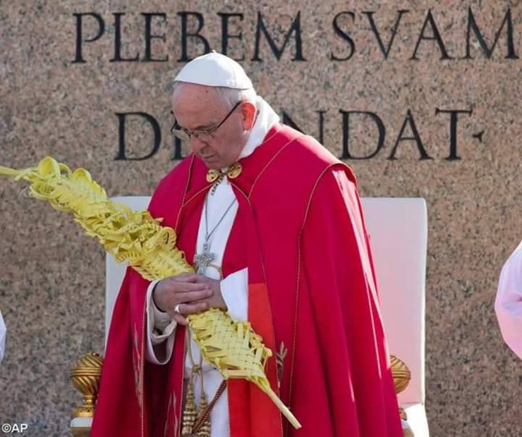 Ferenc pápa a virágvasárnapi szentmisén: A valódi szeretet konkrét szolgálatot jelenti