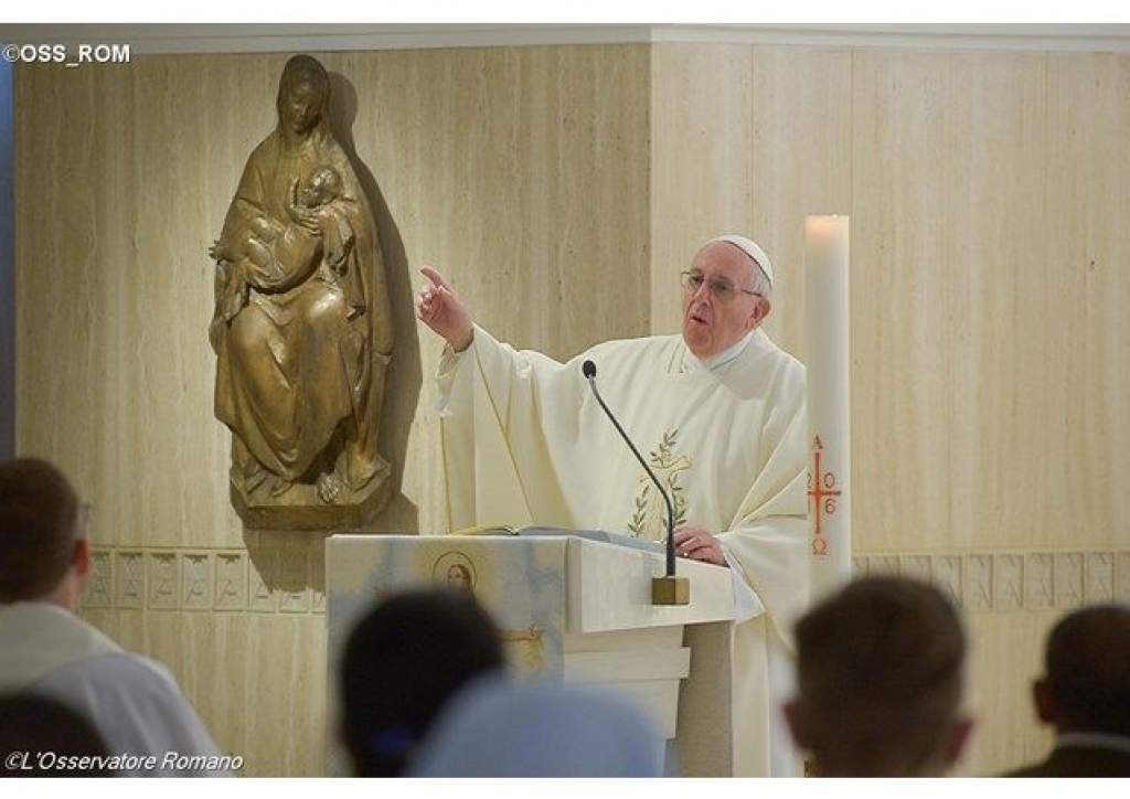 Ferenc pápa: A mindennapok szentjei és vértanúi viszik előre az egyházat