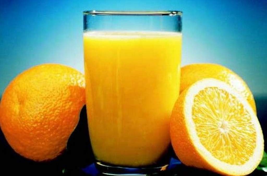 Frissen facsart narancsleveket tesztelt a NÉBIH