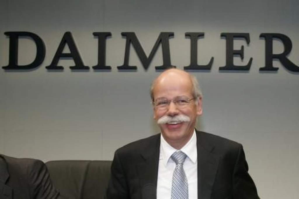 A Daimler kitart Kecskemét mellett