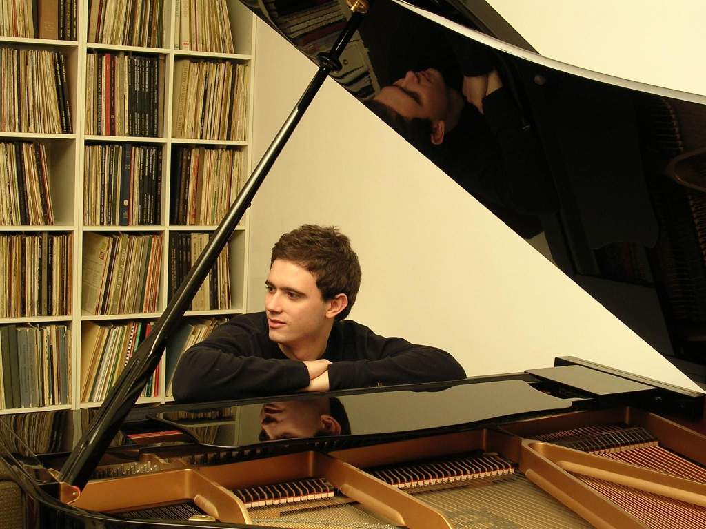 Paolo Alderighi zongoraestje a Művész Kávézóban