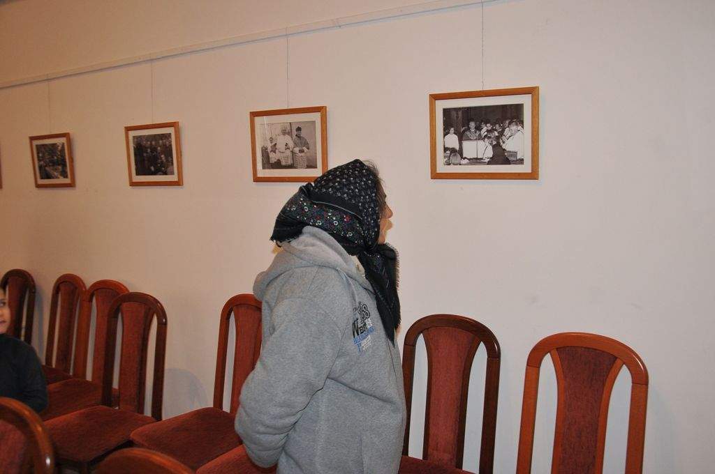 Marosi Izidor élete képekben – a Wojtyla Ház gondozottai is megtekintették a kiállítást