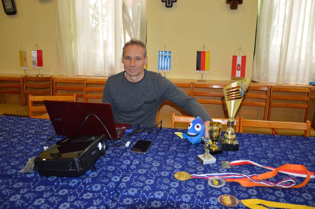 Hajdú László úszó az Univer24-ről tartott beszámolót a Wojtyla Házban