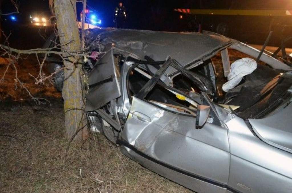 BMW rohant egy fának Kecskemét közelében – életét vesztette a sofőr