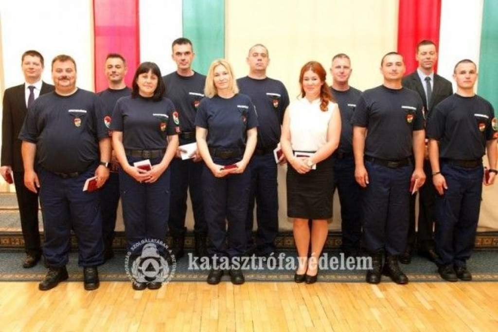 Négy új tűzoltó tiszt Bács-Kiskun megyében