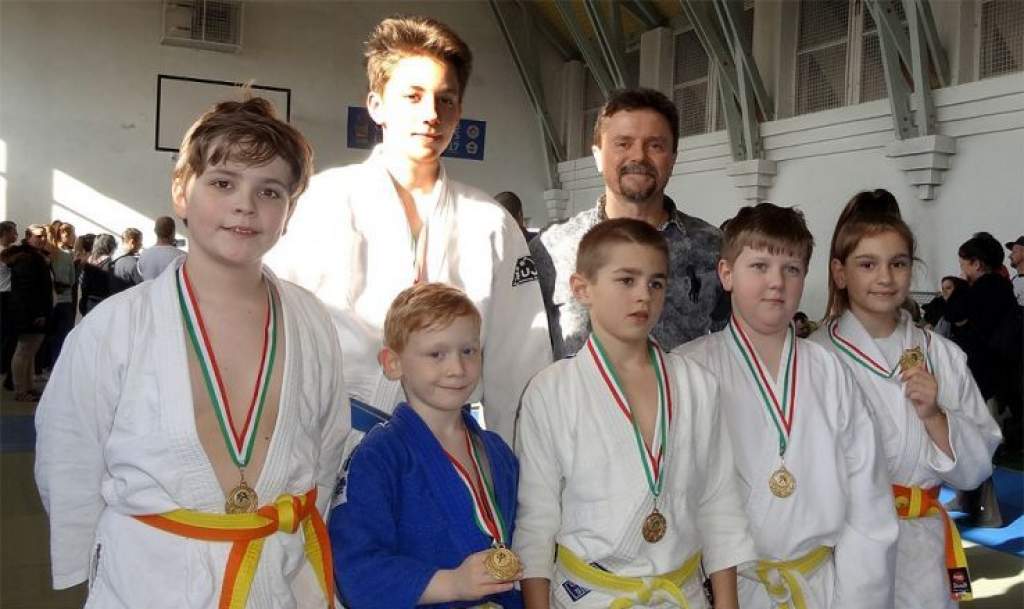Hat aranyérmet szerzett a Hírös Judo Sport Egyesület a II. Tinnye Kupán