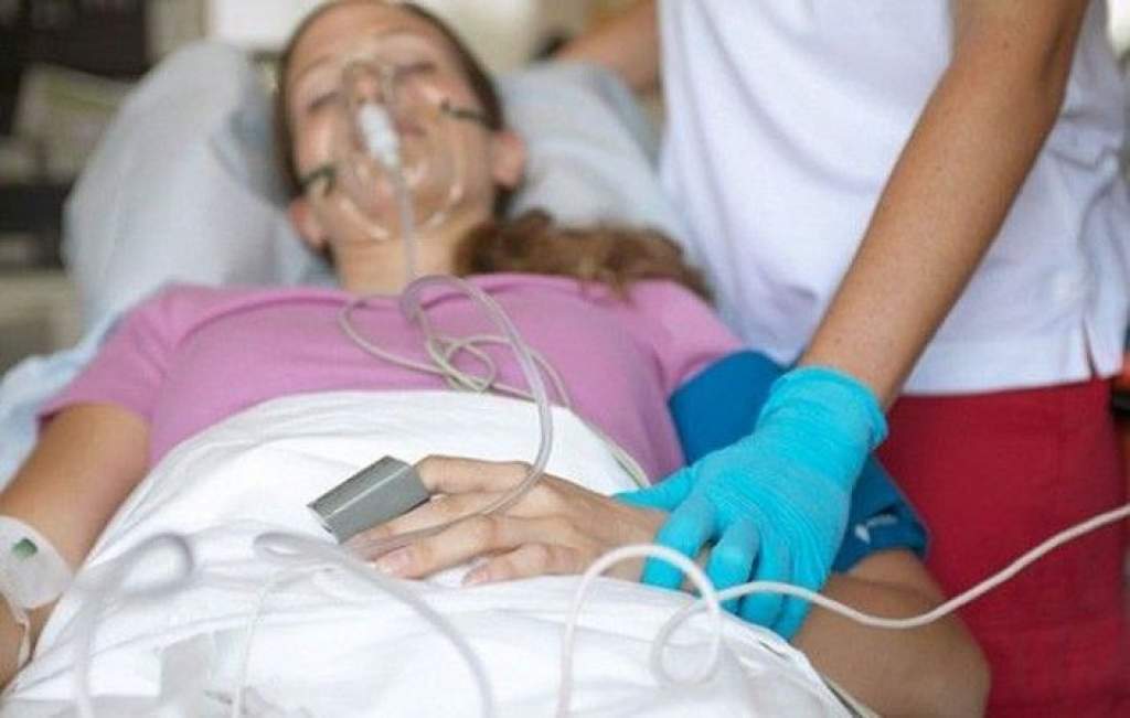 Szén-monoxid-mérgezés Ménteleken: egy férfi meghalt és a mentők is kisebb fokú mérgezést kaptak