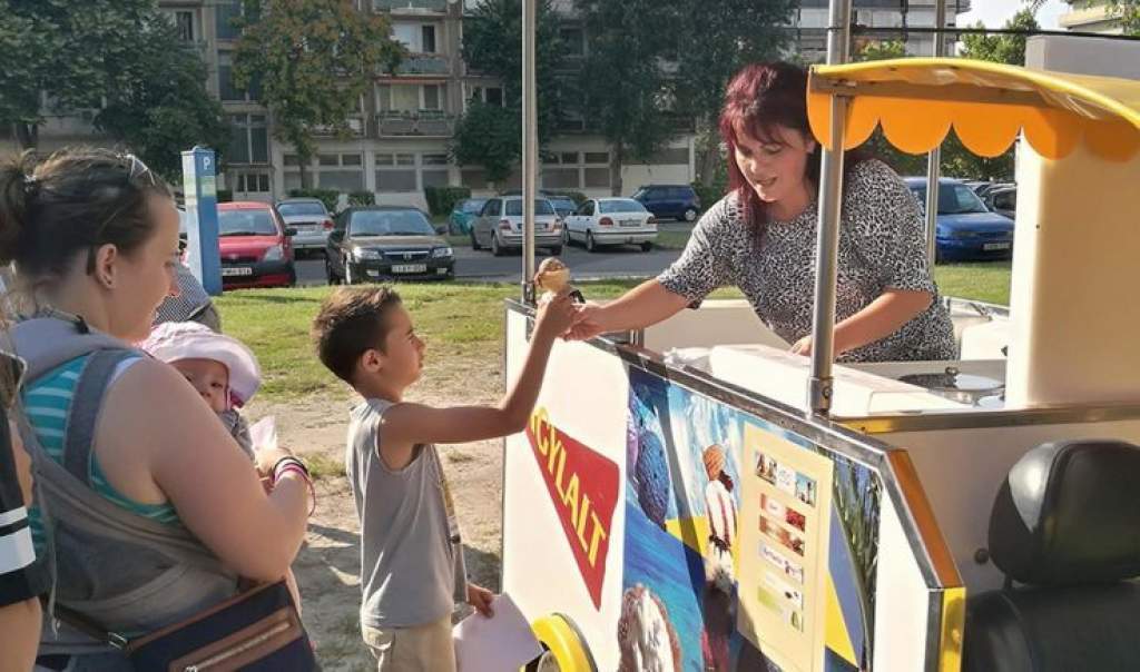 Fagylalt party-val nyitott Kecskeméten a Család- és KarrierPONT