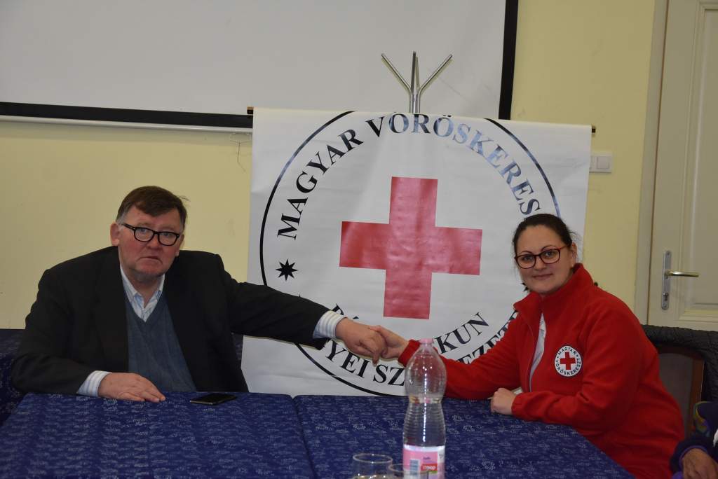 Mentsünk életet! – Újraélesztési bemutatót tartott a Vöröskereszt a Wojtyla Házban