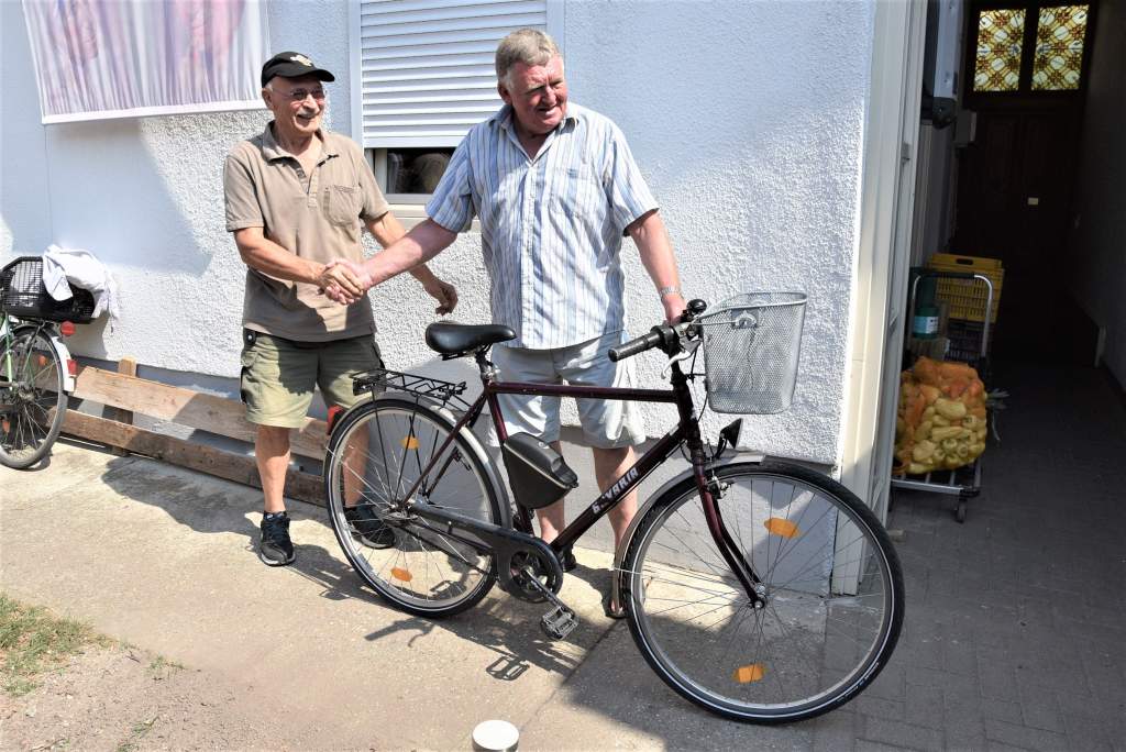 Kerékpárt kapott a Wojtyla Ház hűséges önkéntese