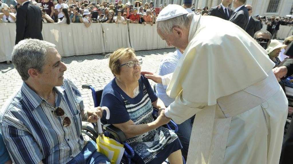 Az emberi méltóság mindenkit megillet – Ferenc pápa üzenetet küldött a fogyatékkal élők világnapjára