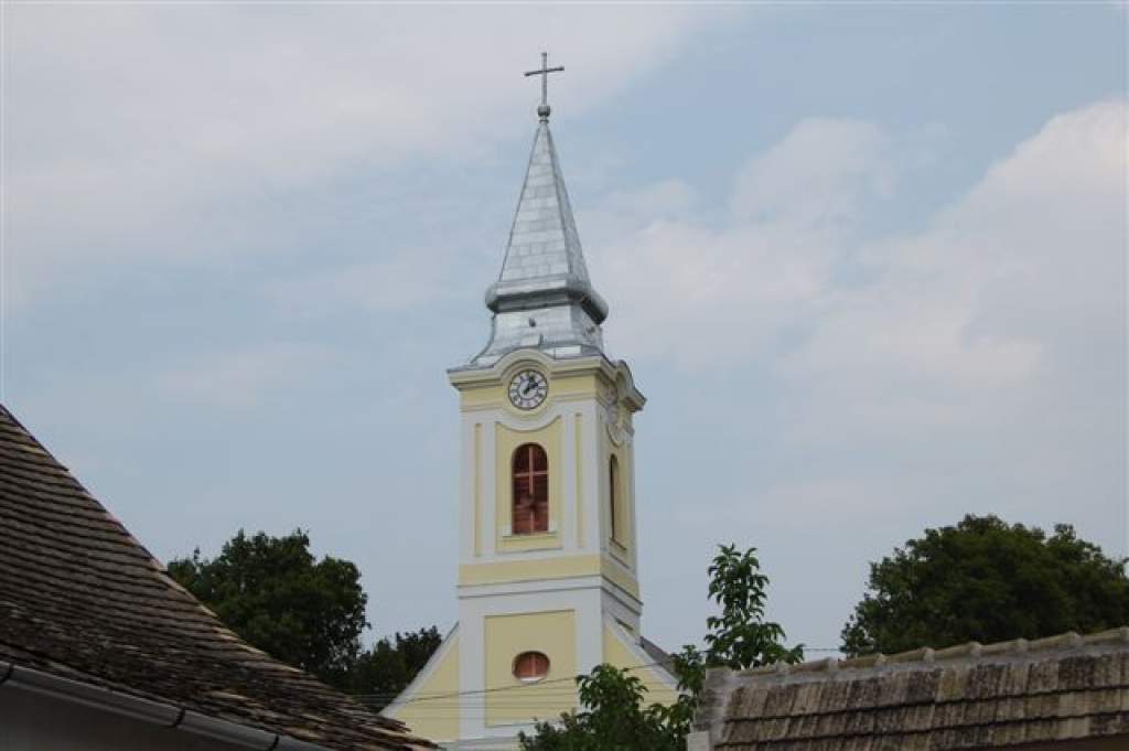 A felújított templom és orgona megáldása Felsőszentivánon - képgalériával