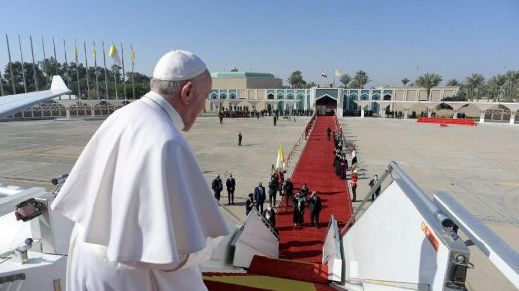 Véget ért Ferenc pápa történelmi iraki látogatása