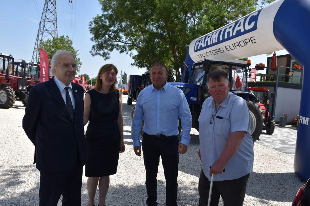 Lengyel nagyköveti látogatás a Royal Traktornál