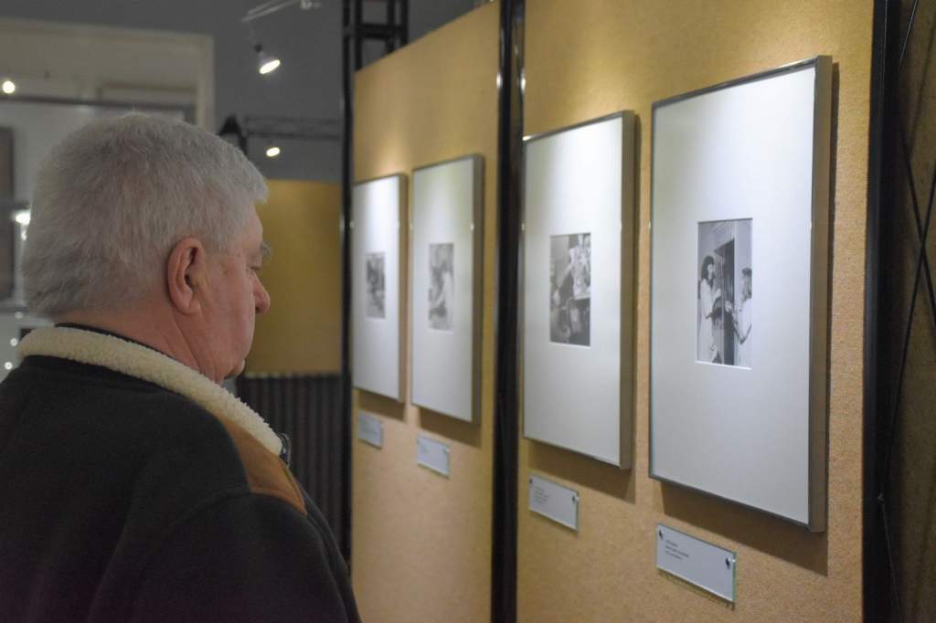 Múltidéző tárlat nyílt a Petőfi Népe régi fotóival