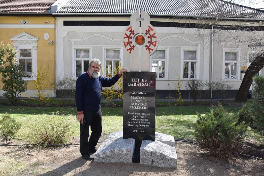 Végső formát öltött a magyar-lengyel barátság emlékműve