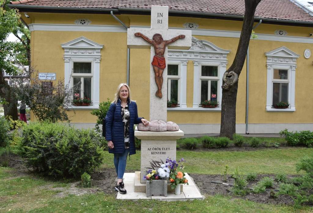 A Mátyás Király Patika tulajdonosa kínált meleg ételt a nélkülözőknek