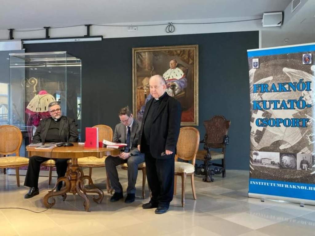 Egyháztörténeti köteteket mutattak be Kalocsán