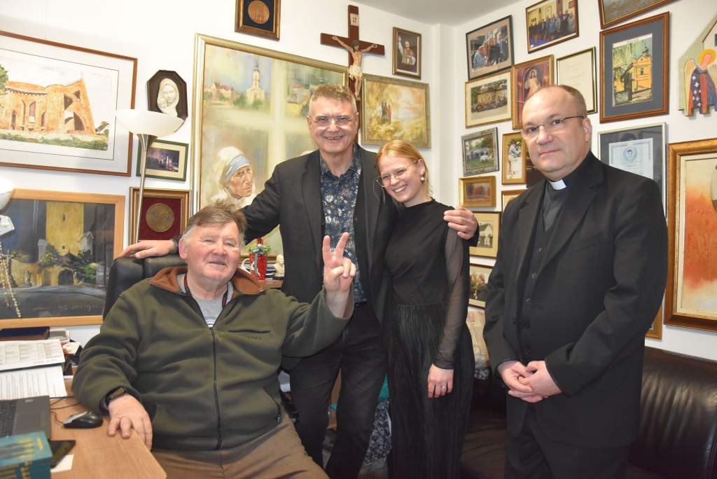 Megkezdte nagyszabású karácsonyi ebédosztását a Wojtyla Ház