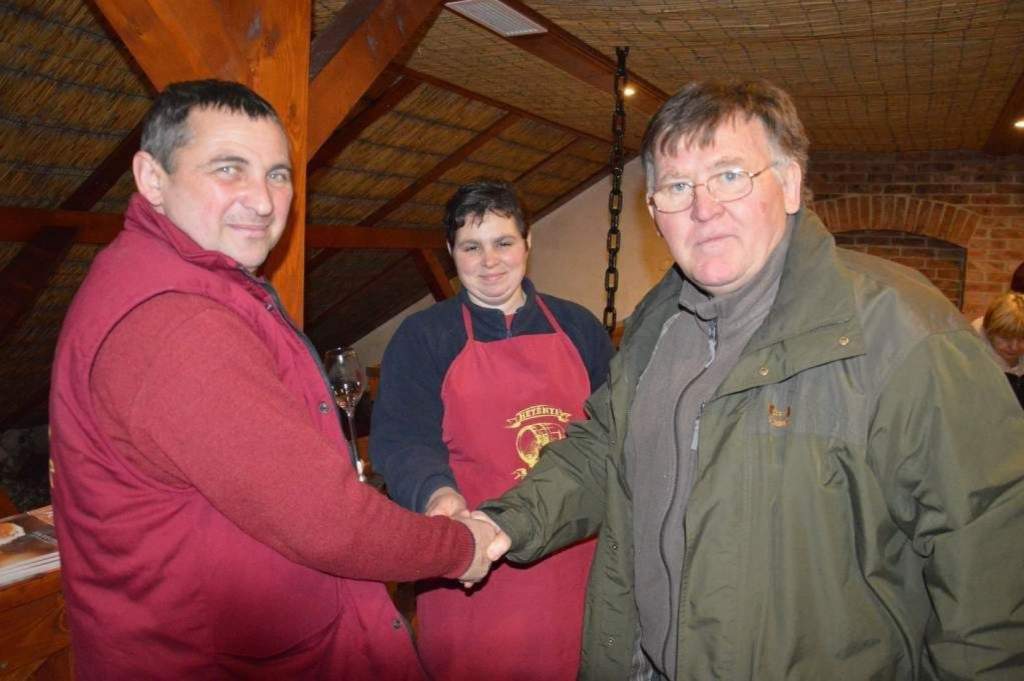 A nemeslelkűség zamata – Hetényi József borász és családja hívta ebédlőasztalhoz a rászorultakat