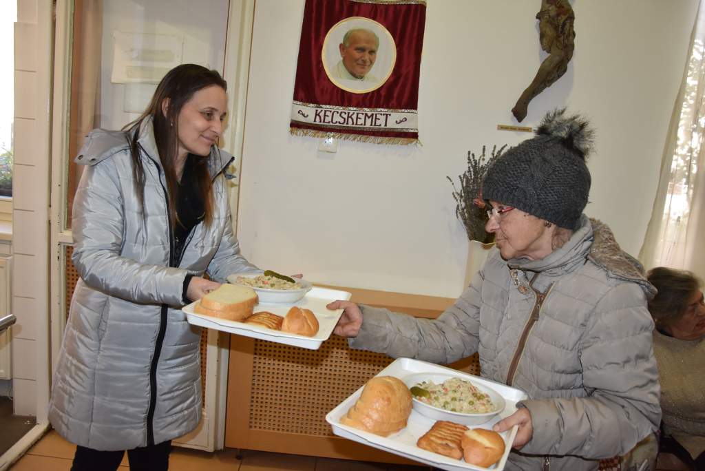 Hitvesi eskü és karitatív küldetés: Tóth Tibor szívén viseli a Wojtyla család sorsát