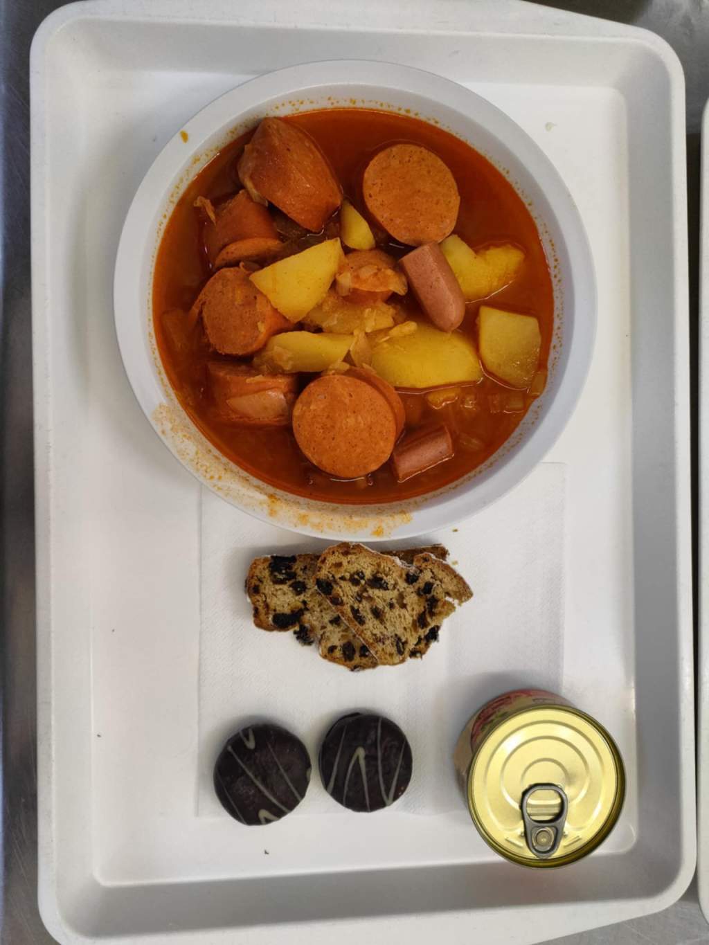 A Szentháromság Piarista Plébánia karolta fel a Wojtyla Ház rászorulóit