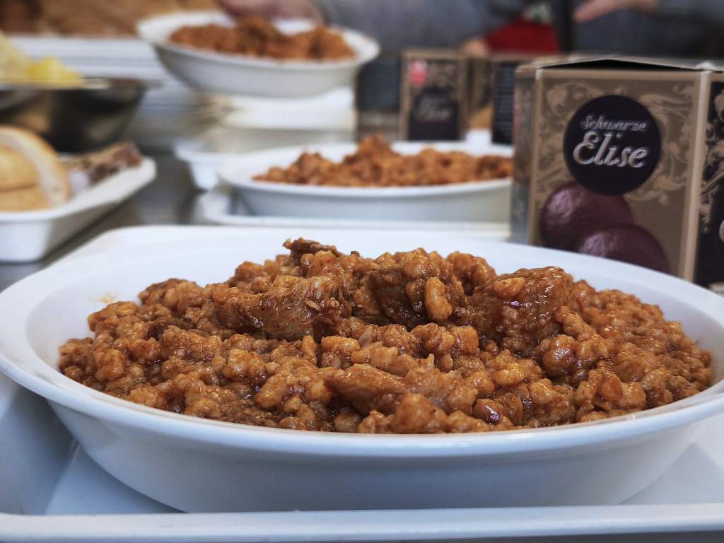 A Sasfészekből áradó szeretet: Szilvási József nemes gesztusa a Wojtyla-sorsközösségért