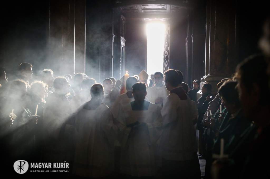 Nagyheti és húsvéti szertartások az érseki és püspöki székhelyeken 2026-ban