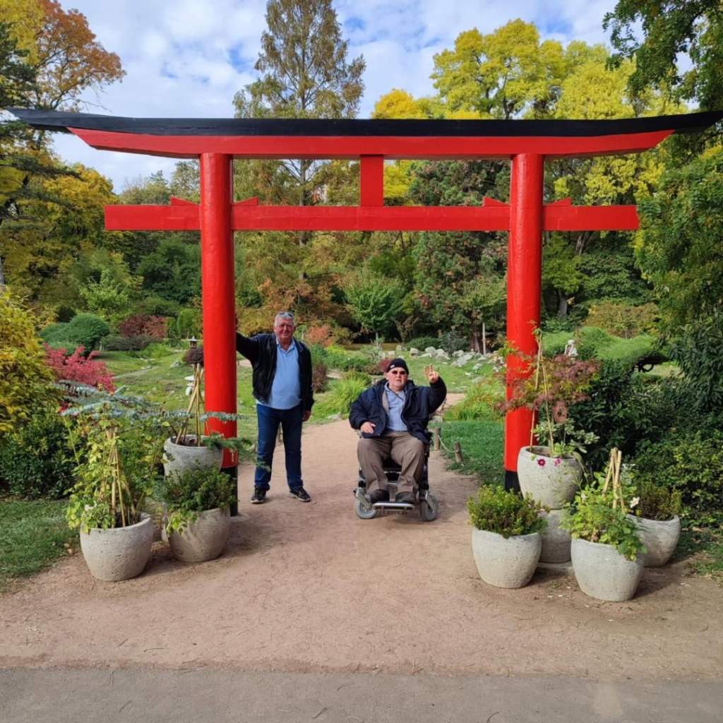 Nagypéntek a természet ölelésében – Virágoznak a japán cseresznyefák a Szegedi Füvészkertben