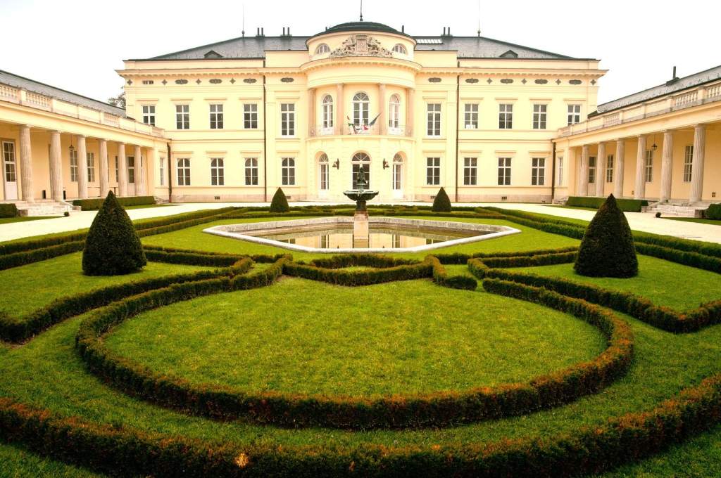 Történelmi örökségeink nyomában: múltidéző Fehérvárcsurgón és Dinnyésen