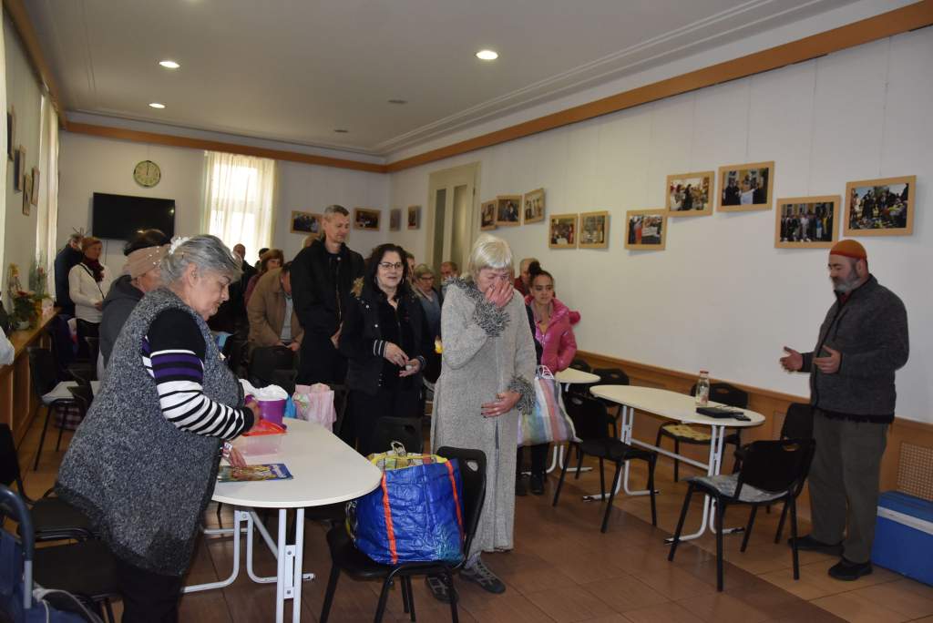 Jahuah útján ebédeltek a nélkülözők