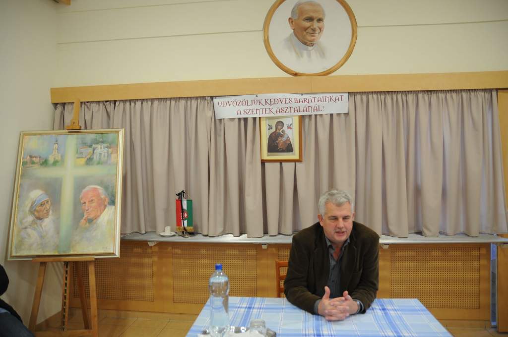 A megyei kórház kitüntetett főorvosa, Dr. Tóth János tartott előadást a Wojtyla Házban 