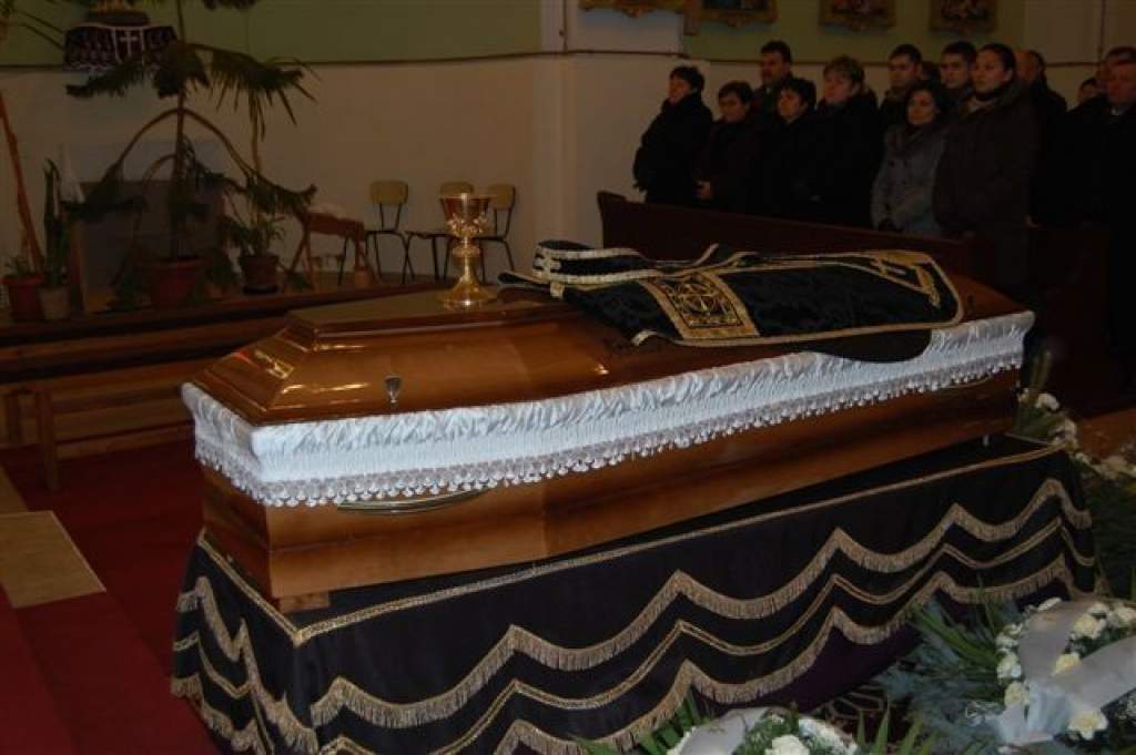 Császártöltésen eltemették Nemes Vilmos atyát, egykori csengődi plébánost