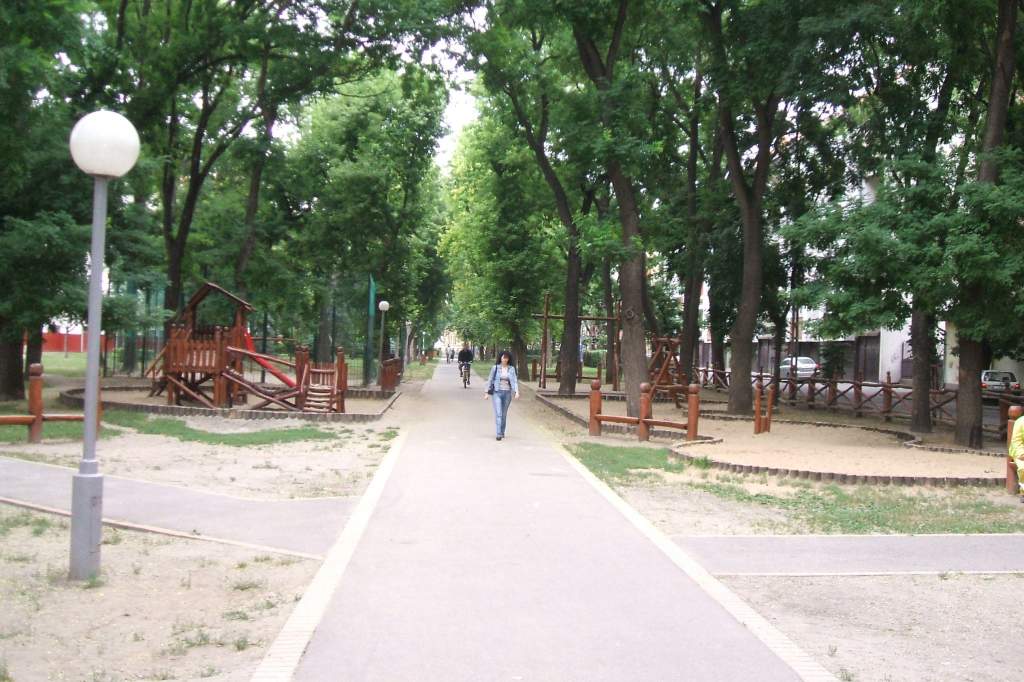 Parkok, terek júliusa-Gyenes Mihály tér