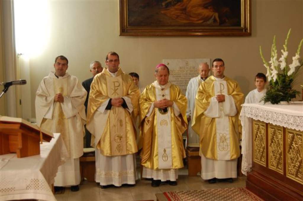 Érseki szentbeszédek: a főpásztor egyházmegyéjében megnyitotta a HIT ÉVÉT - 2012 október 21. Kalocsa