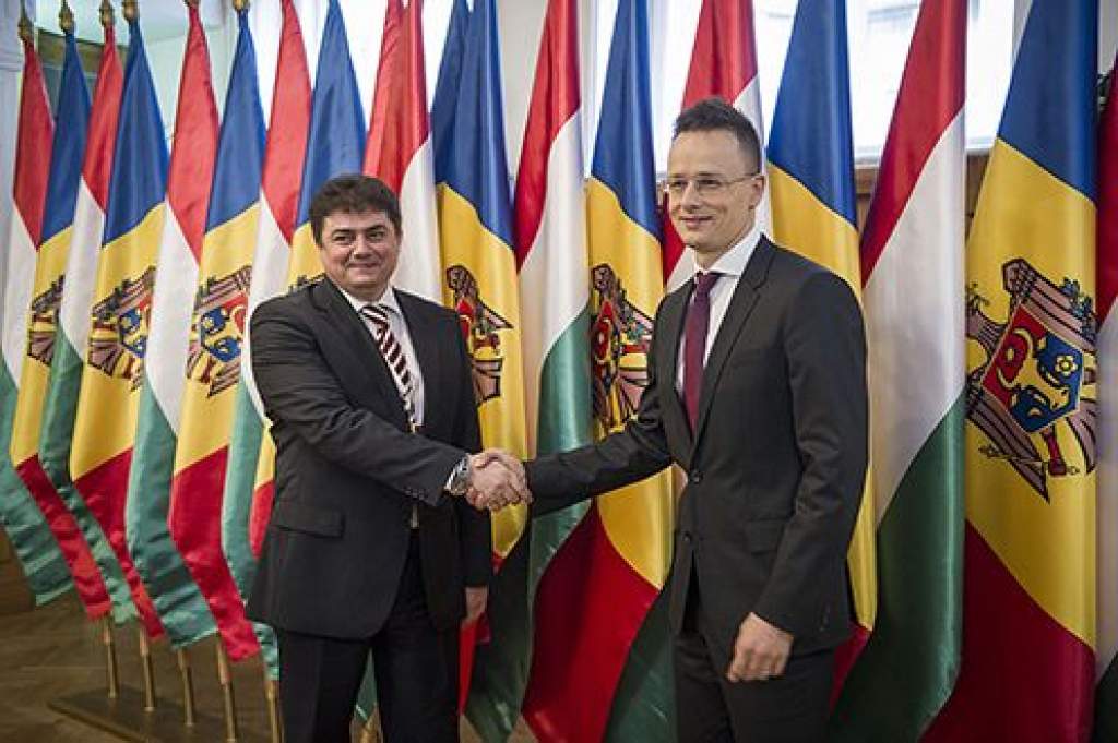Energetikai és légügyi együttműködésről tárgyalt moldovai partnerével Szijjártó Péter