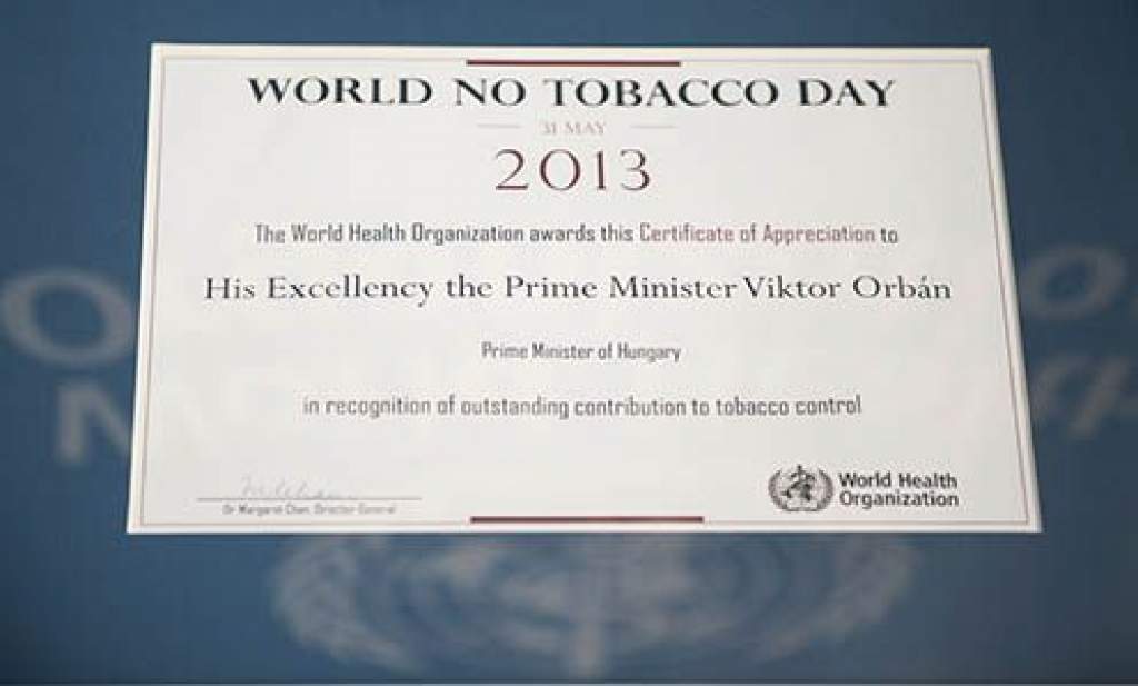 WHO-díjat vett át Orbán Viktor a nemdohányzók védelméért