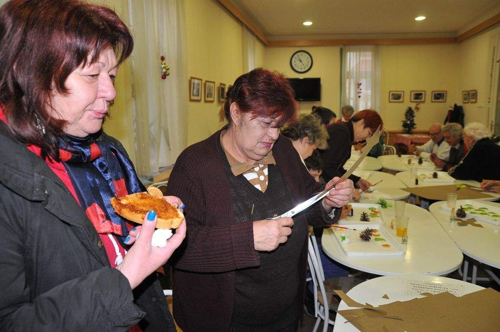 Kézműves tábor: Mézeskalács sütés és karácsonyfadísz készítés a Wojtyla Barátság Központban