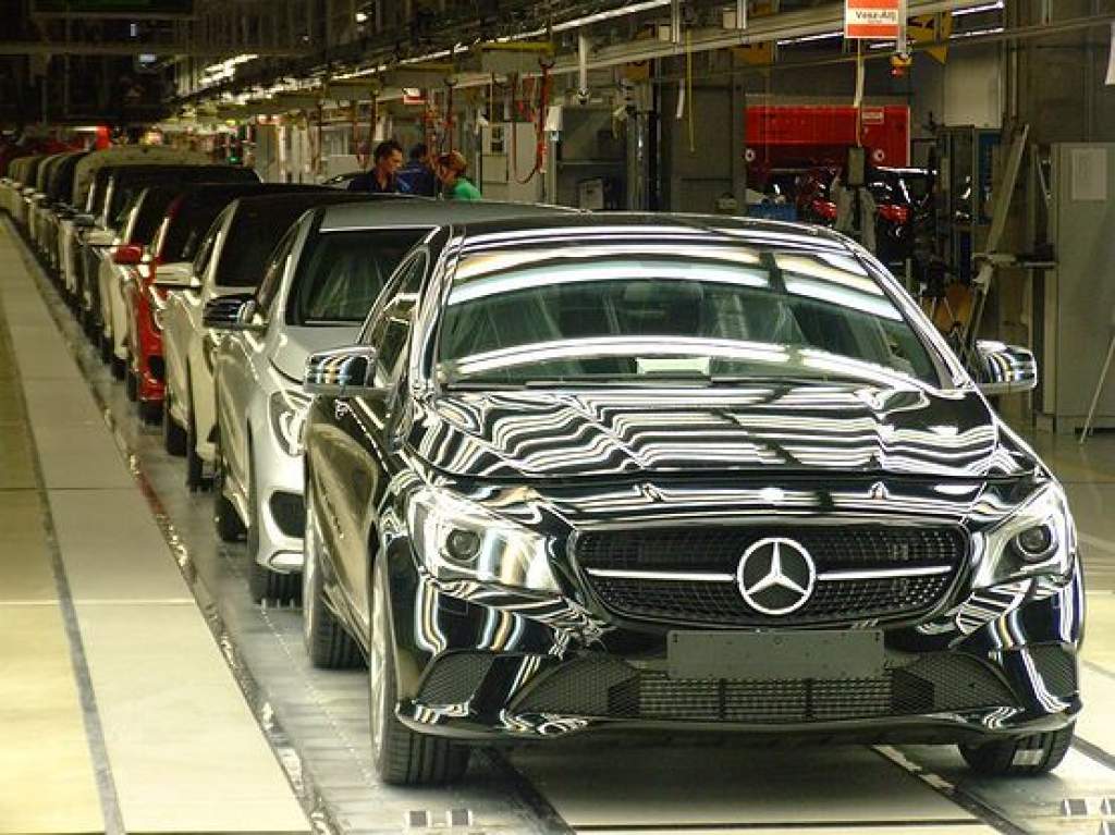 Májustól három műszakban termel a kecskeméti Mercedes-gyár 