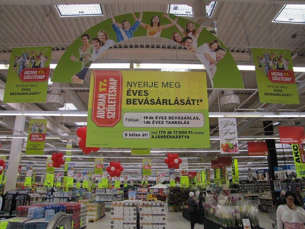 Több mint 880 nyereménnyel, 26 millió forint összértékben lepi meg vásárlóit a 17 éves Auchan Magyarország Május 3-án és 10-én nyitva tartó áruházak, nyereményjáték és családi programok az 5 hetes Auc