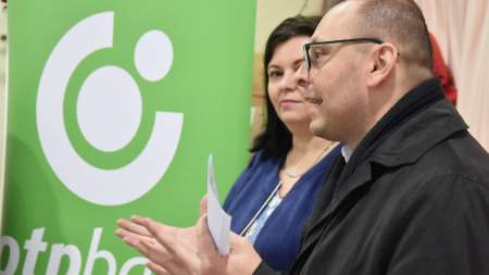 Az OTP Bank támogatta a Wojtyla Ház karácsonyi ebédosztását a 7. napon