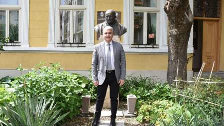 Tudomány és ételadomány Szécsi professzortól