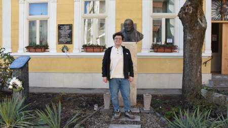 Sivatagtól a felkelő nap országáig: Szilágyi Áron ázsiai hangutazása a zene szárnyán