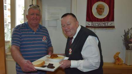 Az emberség kálvinista ízei: a kecskeméti reformátusok pártfogolták a wojtylásokat