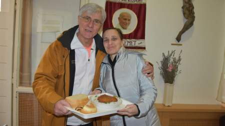 A gondoskodó szeretet aranyfedezete: Szabó Antal áprilisi jótékonysága