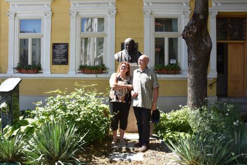 Augusztusban is égett a szeretet lángja – Cornelia (65) és Lajos újra a szegények között
