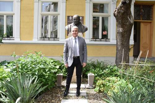 Tudomány és ételadomány Szécsi professzortól